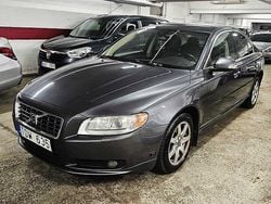 Grå Begagnad 2007 Volvo S80 Momentum Sedan | 29 900 kr