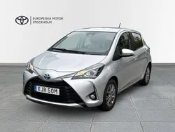 Silver Begagnad 2019 Toyota Yaris Hybrid Active Halvkombi | 179 900 kr (Bra pris)