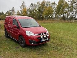 Röd Begagnad 2017 Citroën Berlingo Minibuss | 54 000 kr (Bra pris)