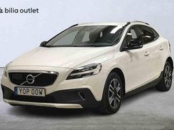 Vit Begagnad 2019 Volvo V40 CC Kombi | 199 900 kr (Marknadspris)