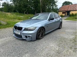 Blå Begagnad 2009 BMW 325 Comfort Edition Sedan | 100 000 kr (Dyr)