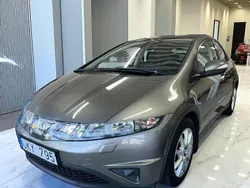 Mörkgrå (grå) Begagnad 2007 Honda Civic Sport Halvkombi | 37 900 kr (Marknadspris)