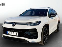 Vit (oryx white pearl) Begagnad 2025 VW Tayron R-line SUV | 639 900 kr