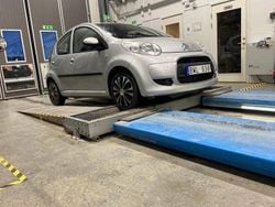 Silver Begagnad 2012 Citroën C1 Halvkombi | 62 000 kr (Marknadspris)