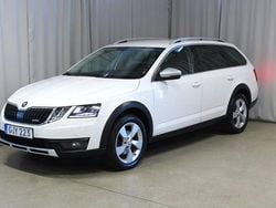 Vit Begagnad 2018 Skoda Octavia Scout Kombi | 219 900 kr (Lite dyr)