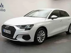 Vit Begagnad 2021 Audi A3 Sportback Halvkombi | 249 900 kr