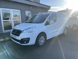 Vit Begagnad 2018 Peugeot Partner Minibuss | 99 000 kr (Marknadspris)