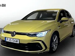 Gul Begagnad 2022 VW Golf VIII R-line Halvkombi | 289 900 kr (Dyr)
