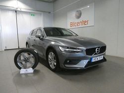 Grå Begagnad 2021 Volvo V60 Kombi | 279 900 kr (Marknadspris)