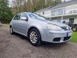 Silver Begagnad 2008 VW Golf Trendline Halvkombi | 18 000 kr (Marknadspris)