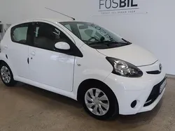 Vit Begagnad 2013 Toyota Aygo Halvkombi | 59 900 kr (Marknadspris)