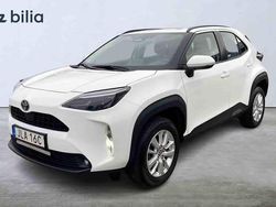 Vit Begagnad 2024 Toyota Yaris Cross SUV | 299 900 kr