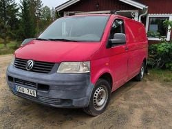 Röd Begagnad 2008 VW T5 Van | 23 000 kr