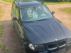 Svart metallic Begagnad 2004 BMW X3 SUV | 48 000 kr (Marknadspris)