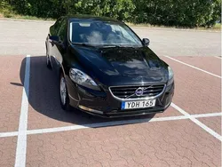Svart Begagnad 2016 Volvo V40 Kinetic Kombi | 115 000 kr (Bra pris)