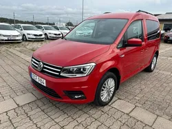 Röd Begagnad 2016 VW Caddy Life Minibuss | 179 900 kr