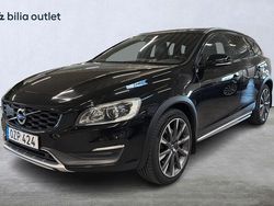 Svart Begagnad 2016 Volvo V60 CC Summum Kombi | 159 900 kr (Lite dyr)