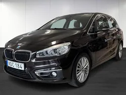 Vinröd metallic Begagnad 2017 BMW 225 Active Tourer Minibuss | 169 000 kr (Dyr)