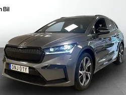 Grå Begagnad 2023 Skoda Enyaq iV SportLine SUV | 489 900 kr (Marknadspris)