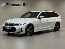 Vit (mineralvit metallic) Begagnad 2024 BMW 320 M Sport Kombi | 499 000 kr