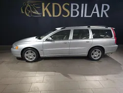 Ljusgrå Begagnad 2005 Volvo V70 Momentum Kombi | 59 900 kr (Marknadspris)