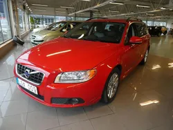 Röd Begagnad 2012 Volvo V70 Momentum Kombi | 88 900 kr (Marknadspris)