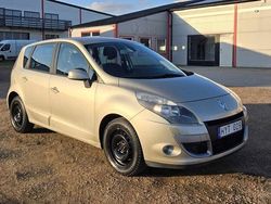 Ljusbrun Begagnad 2011 Renault Scénic III Minibuss | 49 900 kr (Marknadspris)