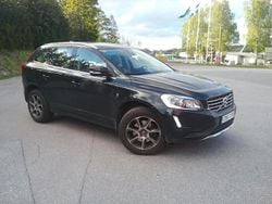 Svart Begagnad 2015 Volvo XC60 Ocean Race SUV | 184 500 kr (Marknadspris)