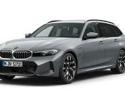 Grå (skyscraper grey metallic) Begagnad 2025 BMW 330e M Sport Kombi | 549 500 kr