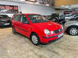 Röd Begagnad 2002 VW Polo Halvkombi | 19 900 kr (Marknadspris)