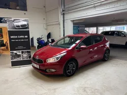 Röd Begagnad 2012 Kia Ceed Halvkombi | 79 900 kr (Marknadspris)