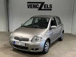 Grå Begagnad 2004 Toyota Yaris Halvkombi | 25 000 kr