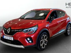 Röd (red) Begagnad 2022 Renault Captur Intens SUV | 179 900 kr (Marknadspris)