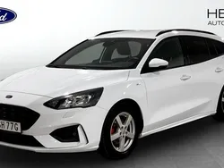 Vit (white) Begagnad 2021 Ford Focus ST-Line Kombi | 169 900 kr (Marknadspris)