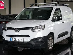 Vit Begagnad 2023 Toyota Proace City Van | 294 500 kr (Marknadspris)