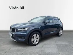 Mörkblå Begagnad 2021 Volvo XC40 Momentum SUV | 309 000 kr (Marknadspris)