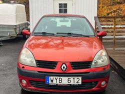 Röd Begagnad 2005 Renault Clio R.S. Halvkombi | 30 000 kr (Dyr)