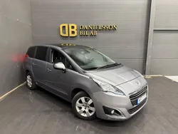 Grå Begagnad 2016 Peugeot 5008 Minibuss | 94 800 kr (Marknadspris)
