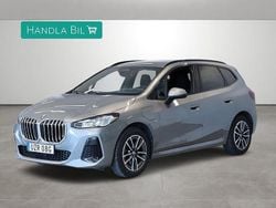 Grå Begagnad 2023 BMW 225 Active Tourer M Sport Minibuss | 349 900 kr (Marknadspris)