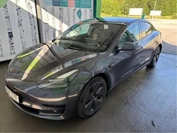 Grå Begagnad 2022 Tesla Model 3 RWD Sedan | 319 900 kr