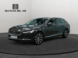 Mörkgrå (grå) Begagnad 2021 Volvo V90 Momentum Kombi | 299 400 kr (Marknadspris)
