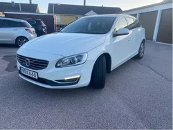 Vit Begagnad 2016 Volvo V60 Summum Kombi | 125 000 kr (Bra pris)
