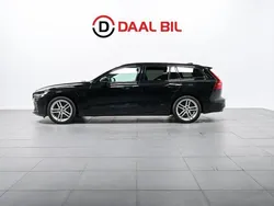 Svart Begagnad 2021 Volvo V60 R-Design Kombi | 319 700 kr (Marknadspris)