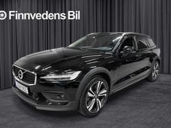 Svart Begagnad 2020 Volvo V60 CC SE Kombi | 219 800 kr (Bra pris)