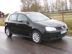 Svart Begagnad 2007 VW Golf VI Trendline Halvkombi | 49 000 kr (Marknadspris)