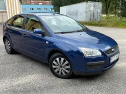 Blå Begagnad 2008 Ford Focus Halvkombi | 29 900 kr