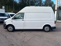 Vit Begagnad 2018 VW T6 Van | 99 999 kr
