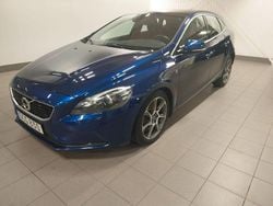 Blå Begagnad 2015 Volvo V40 Ocean Race Kombi | 139 900 kr (Lite dyr)
