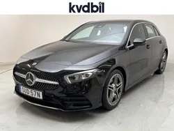 Svart (svart metallic) Begagnad 2022 Mercedes A180 AMG line Halvkombi | 309 800 kr (Lite dyr)