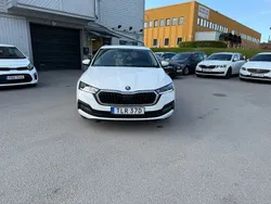 Vit Begagnad 2021 Skoda Octavia G-TEC Ambition Kombi | 149 900 kr (Superpris)